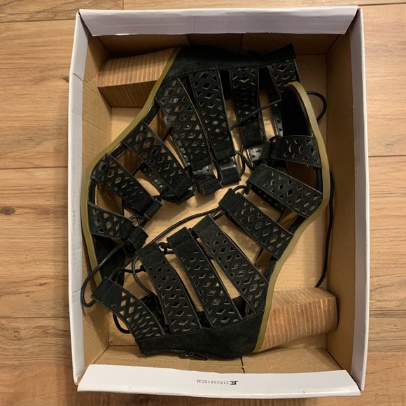 NIB Steve Madden Leather Gladiator Lace Up Heels - Picture 5 of 16